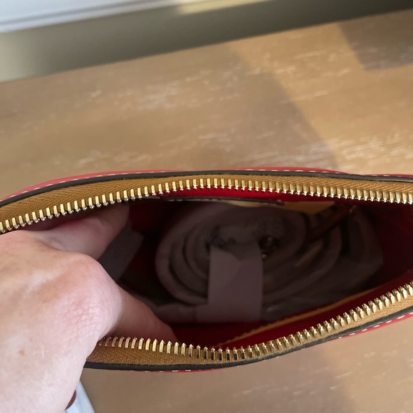 Red Cameron crossbody Dooney & Bourke - Picture 5 of 9